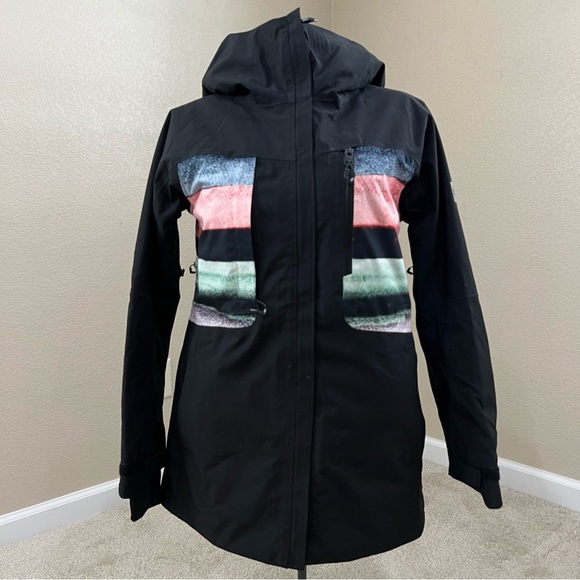 686 Mantra GLCR Insulated Snowboard Jacket Coat Women Sz Small Black Sunset, - Picture 1 of 16